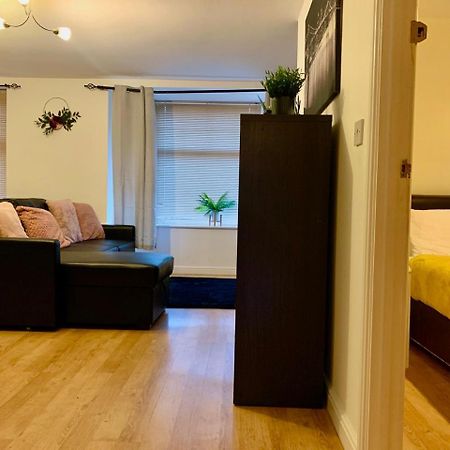 버밍엄 Lovely 2 Bed Ground Floor Flat With Free Parking 아파트 외부 사진